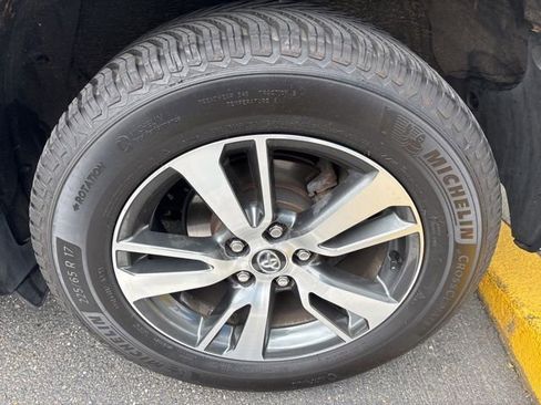 Used 2016 Toyota RAV4 XLE AWD/4WD image 11