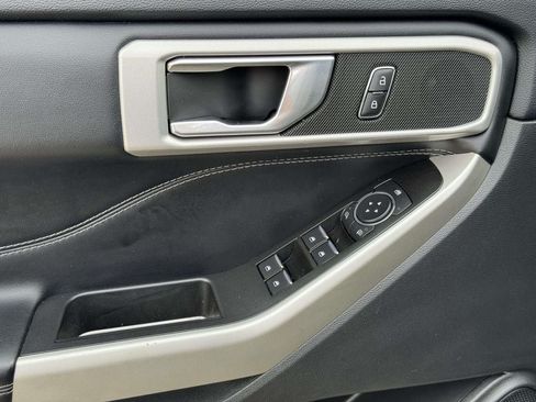 Certified 2022 Ford Explorer XLT AWD/4WD image 19