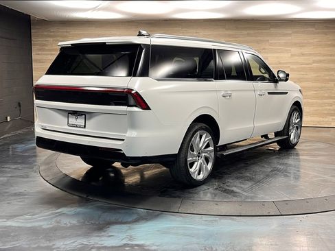 Used 2025 Lincoln Navigator L Reserve AWD/4WD image 25
