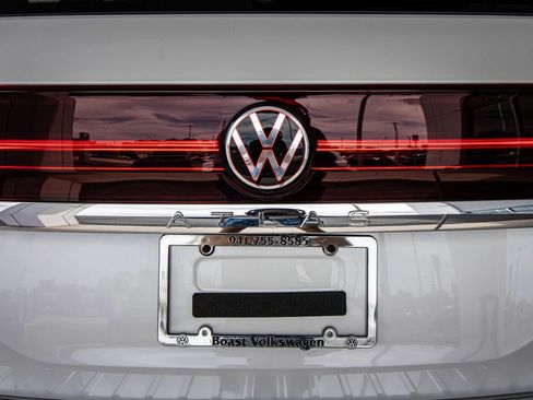 New 2026 Volkswagen Atlas SE FWD image 17