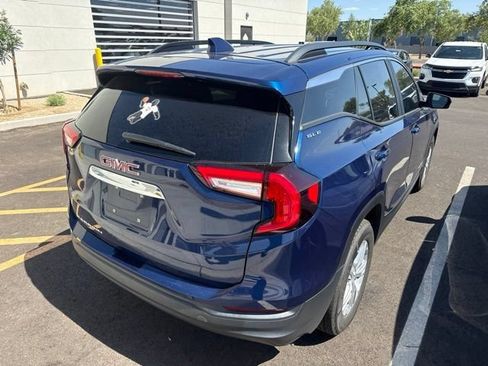 Used 2022 GMC Terrain SLE w/ Driver Convenience Package FWD image 3