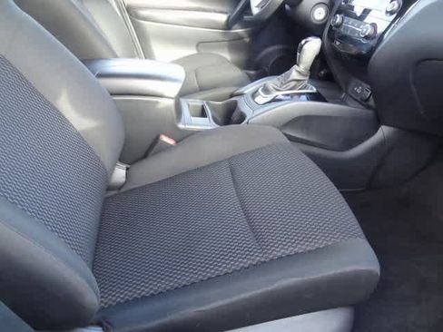 Used 2022 Nissan Rogue Sport S image 23