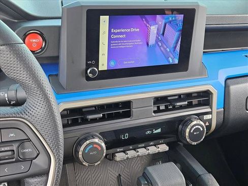 Used 2025 Toyota Tacoma TRD Sport image 13