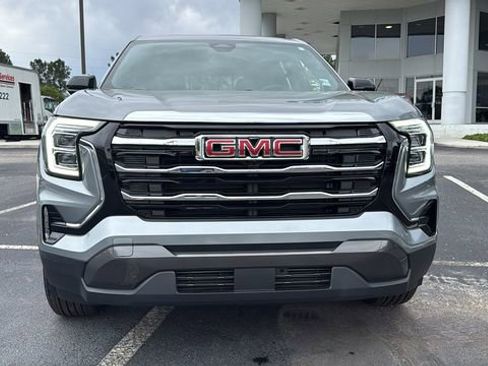 Used 2025 GMC Terrain Elevation AWD/4WD image 2