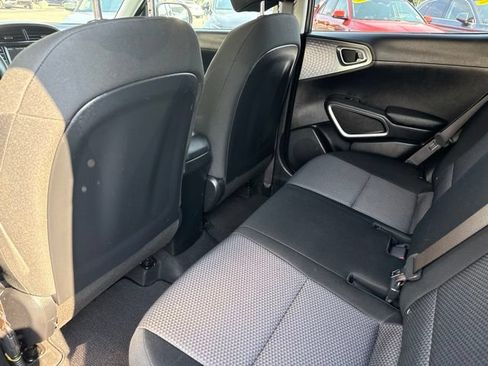 Certified 2025 Kia Soul LX w/ LX Technology Package FWD image 13