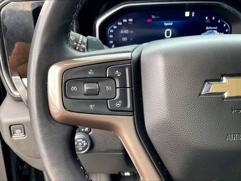 Used 2022 Chevrolet Silverado 1500 High Country w/ Technology Package AWD/4WD image 26