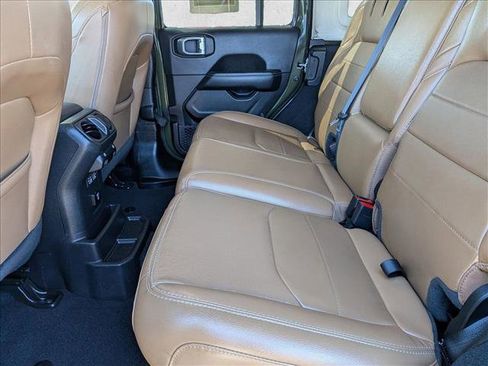 Used 2023 Jeep Wrangler Sahara image 17