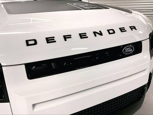 Certified 2026 Land Rover Defender 110 X-Dynamic SE AWD/4WD image 31