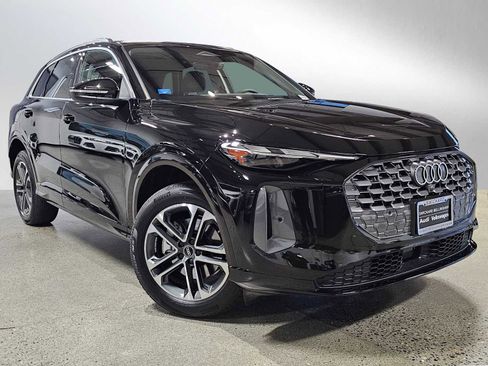 New 2025 Audi Q5 Prestige image 1