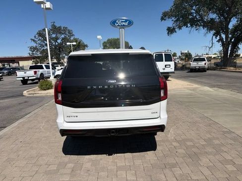 Used 2025 Ford Expedition Max Active AWD/4WD image 4