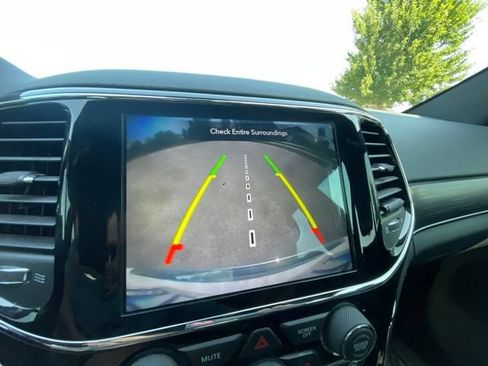 Used 2020 Jeep Grand Cherokee Limited w/ Trailer Tow Group IV AWD/4WD image 11