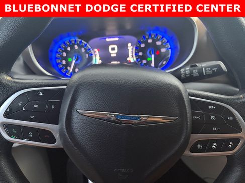 Used 2019 Chrysler Pacifica Touring Plus w/ Advanced Safetytec Group FWD image 19