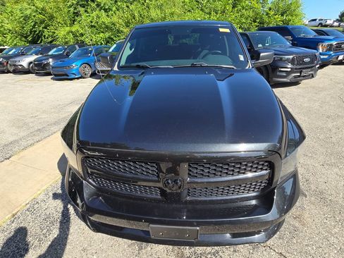 Used 2018 RAM 1500 Express w/ Black Ram 1500 Express Group AWD/4WD image 13