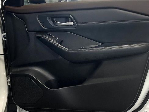 Certified 2023 Nissan Rogue SL w/ SL Premium Package image 12