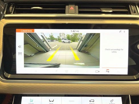 Certified 2020 Land Rover Range Rover Velar R-Dynamic S AWD/4WD image 38
