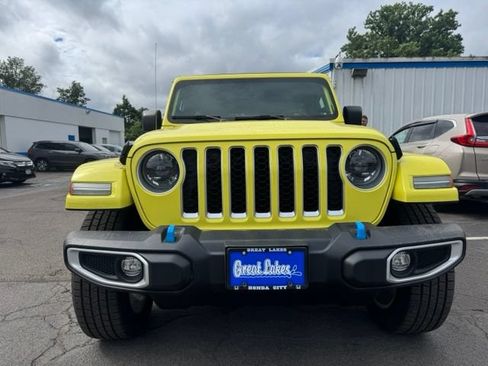 Used 2023 Jeep Wrangler Unlimited Sahara w/ Cold Weather Group AWD/4WD image 8