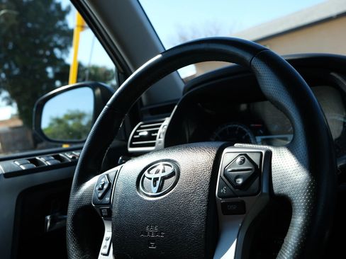 Used 2016 Toyota 4Runner SR5 Premium image 44