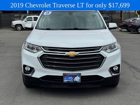 Used 2019 Chevrolet Traverse LT FWD image 3
