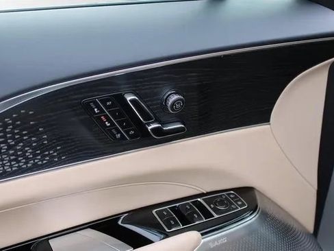 New 2024 Cadillac Lyriq Luxury w/ Nappa Leather Package image 17