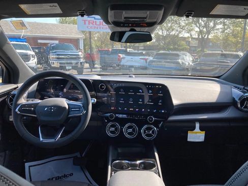 New 2026 Chevrolet Blazer EV LT image 11