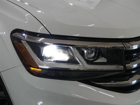 Used 2021 Volkswagen Atlas SE w/ Panoramic Sunroof Package AWD/4WD image 15