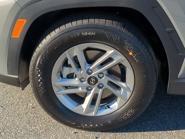Certified 2025 Hyundai Tucson SE FWD image 11