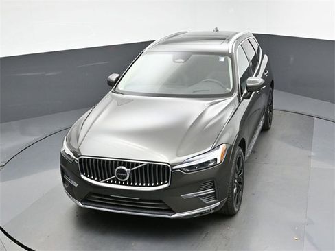Used 2022 Volvo XC60 B6 Inscription w/ Advanced Package image 46