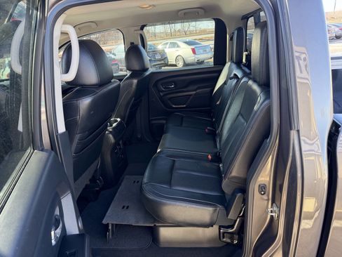 Used 2016 Nissan Titan SL image 18