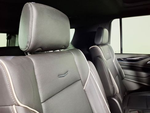 Used 2022 Cadillac Escalade ESV Sport w/ Touring Package AWD/4WD image 13