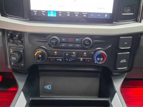 Used 2025 Ford F250 XLT w/ Black Appearance Package AWD/4WD image 16