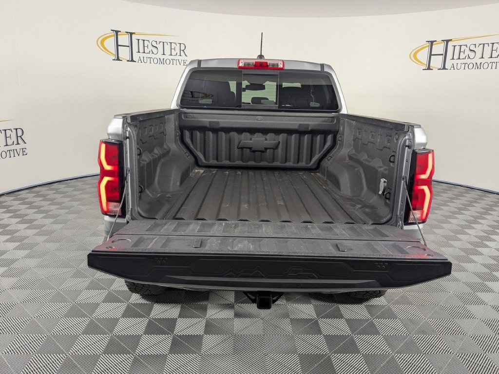 Used 2025 Chevrolet Colorado ZR2 w/ Technology Package AWD/4WD image 30