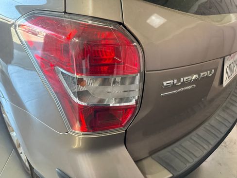 Used 2016 Subaru Forester 2.5i Premium AWD/4WD image 10