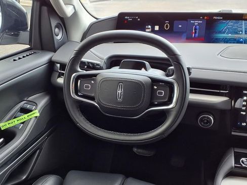 New 2026 Lincoln Navigator L Premier AWD/4WD image 10