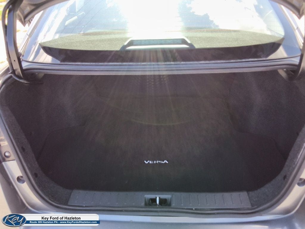 Used 2025 Nissan Versa SV FWD image 11