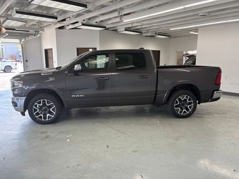 New 2026 RAM 1500 Laramie AWD/4WD image 4