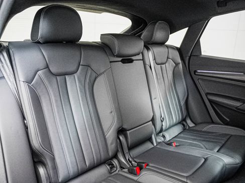 Certified 2025 Audi Q5 2.0T Premium Plus w/ Premium Plus Package image 14