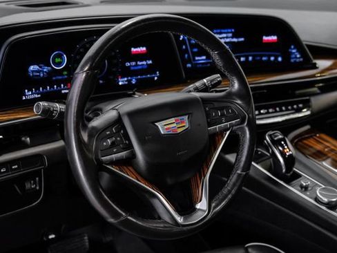 Used 2021 Cadillac Escalade ESV Premium Luxury AWD/4WD image 19