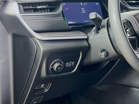 Used 2023 Jeep Grand Cherokee L Overland w/ Rear Seat Video Group I image 10