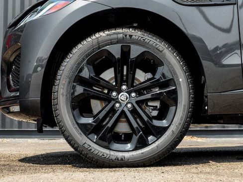 New 2026 Jaguar F-PACE R-Dynamic S image 4