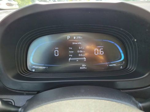 Certified 2024 Hyundai Venue SEL FWD image 24