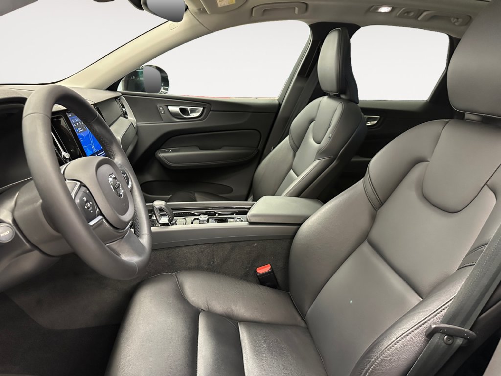 Used 2024 Volvo XC60 B5 Core w/ Climate Package AWD/4WD image 10