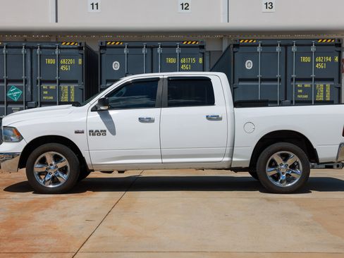 Used 2018 RAM 1500 Big Horn AWD/4WD image 4