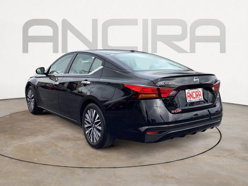 Used 2024 Nissan Altima 2.5 SV FWD image 12