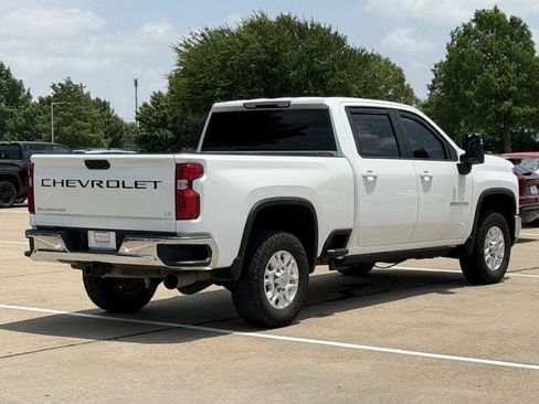 Used 2024 Chevrolet Silverado 2500 LT AWD/4WD image 4