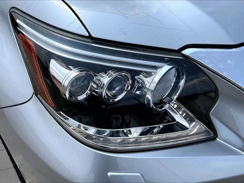 Used 2015 Lexus GX 460 w/ Premium Package AWD/4WD image 28