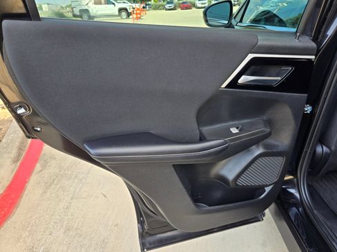 Used 2023 Mitsubishi Outlander ES FWD image 22