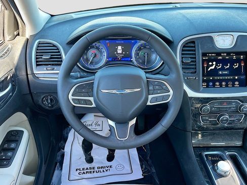 Certified 2023 Chrysler 300 Touring L w/ Comfort Group image 21