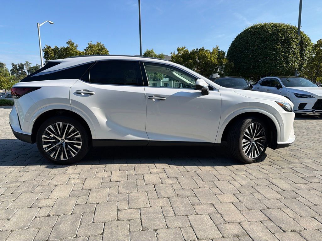 Used 2025 Lexus RX 350 w/ Convenience Package AWD/4WD image 4
