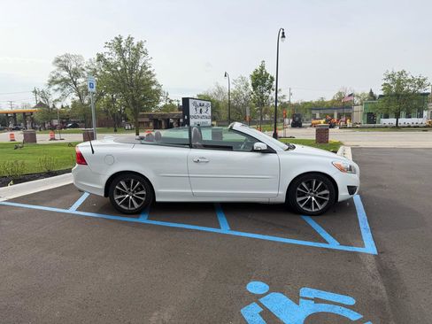 Used 2012 Volvo C70 T5 FWD image 4
