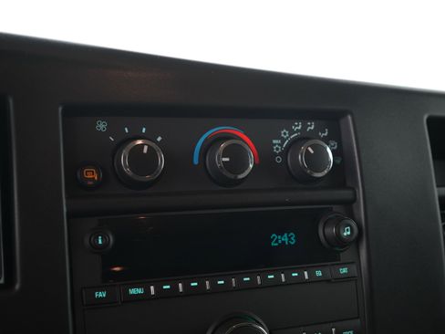 Used 2025 Chevrolet Express 3500 LT w/ LT Preferred Equipment Group RWD image 21